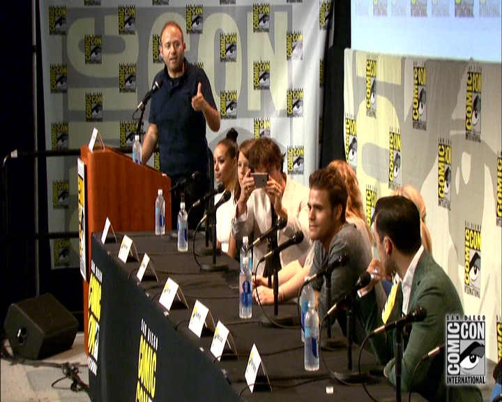 VampireDiariesWorld-dot-nl_S7-dvdextra-2015ComicConPanel0488.jpg