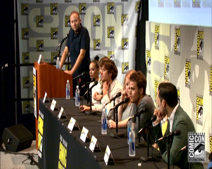 VampireDiariesWorld-dot-nl_S7-dvdextra-2015ComicConPanel0526.jpg