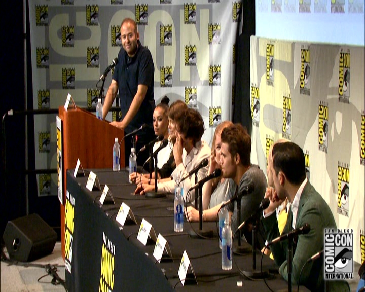 VampireDiariesWorld-dot-nl_S7-dvdextra-2015ComicConPanel0530.jpg