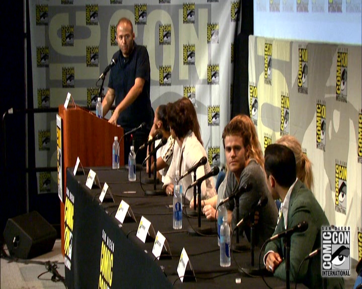 VampireDiariesWorld-dot-nl_S7-dvdextra-2015ComicConPanel0601.jpg