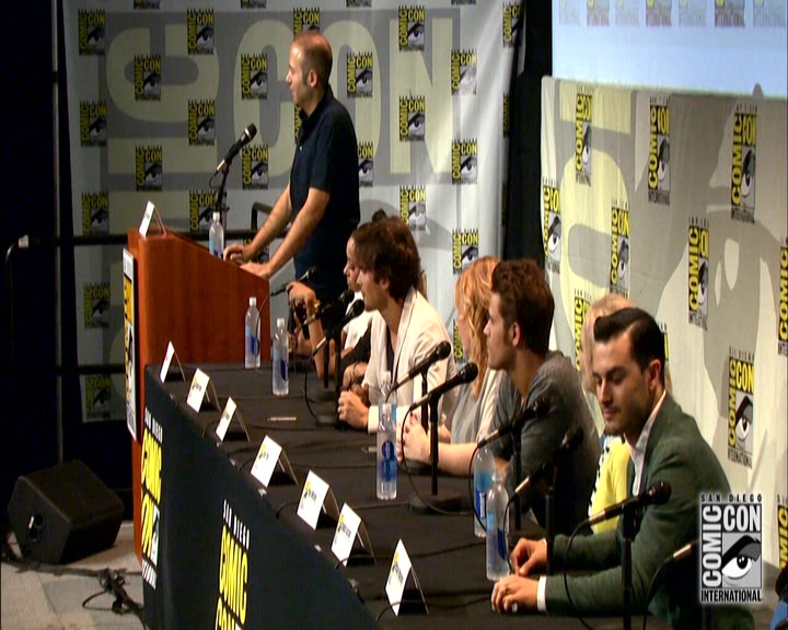 VampireDiariesWorld-dot-nl_S7-dvdextra-2015ComicConPanel0690.jpg