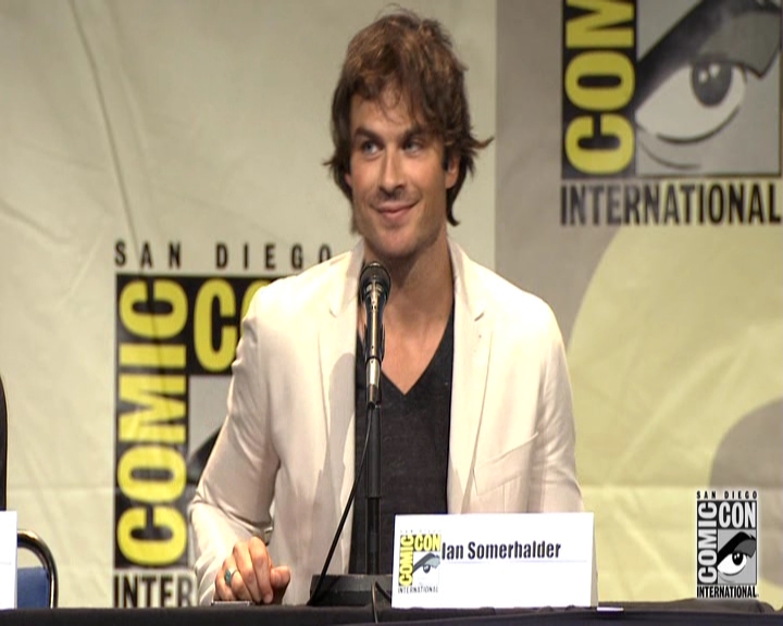 VampireDiariesWorld-dot-nl_S7-dvdextra-2015ComicConPanel0735.jpg