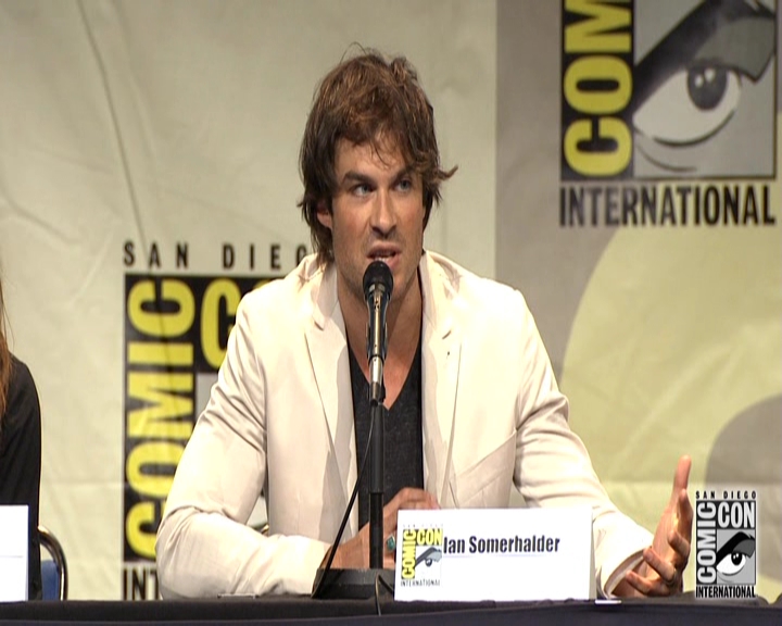 VampireDiariesWorld-dot-nl_S7-dvdextra-2015ComicConPanel0781.jpg