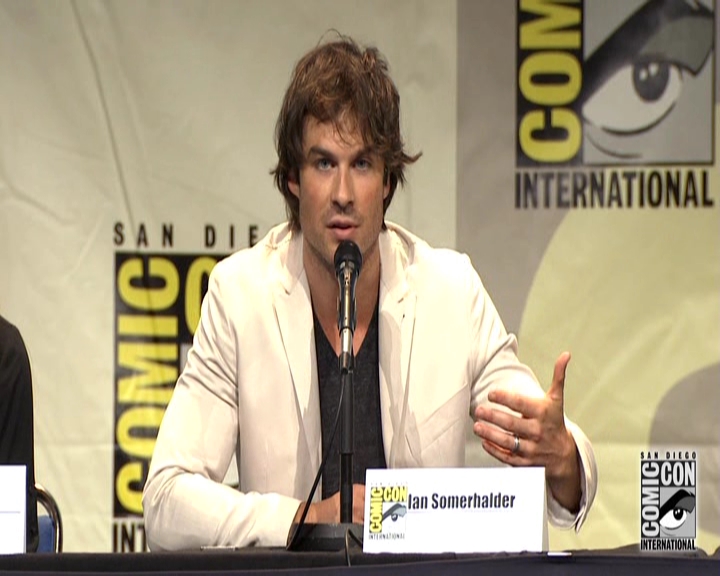 VampireDiariesWorld-dot-nl_S7-dvdextra-2015ComicConPanel0785.jpg