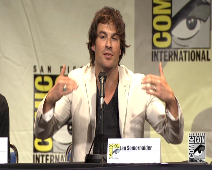 VampireDiariesWorld-dot-nl_S7-dvdextra-2015ComicConPanel0793.jpg