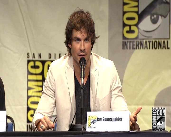 VampireDiariesWorld-dot-nl_S7-dvdextra-2015ComicConPanel0804.jpg