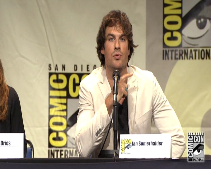 VampireDiariesWorld-dot-nl_S7-dvdextra-2015ComicConPanel0870.jpg