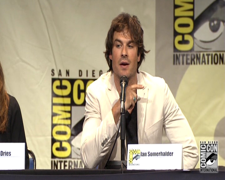 VampireDiariesWorld-dot-nl_S7-dvdextra-2015ComicConPanel0871.jpg