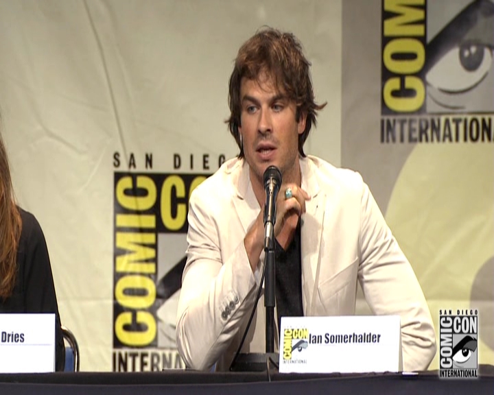 VampireDiariesWorld-dot-nl_S7-dvdextra-2015ComicConPanel0872.jpg