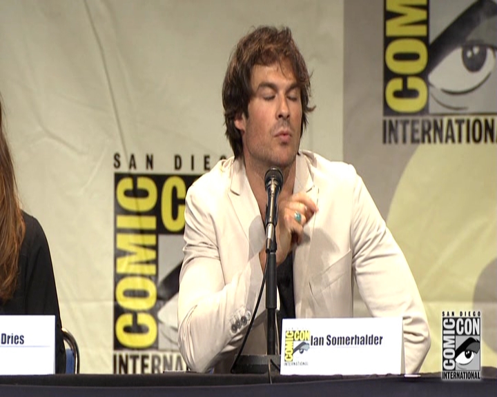 VampireDiariesWorld-dot-nl_S7-dvdextra-2015ComicConPanel0875.jpg