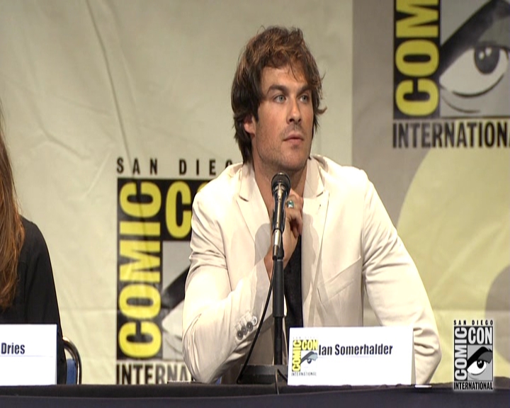 VampireDiariesWorld-dot-nl_S7-dvdextra-2015ComicConPanel0876.jpg