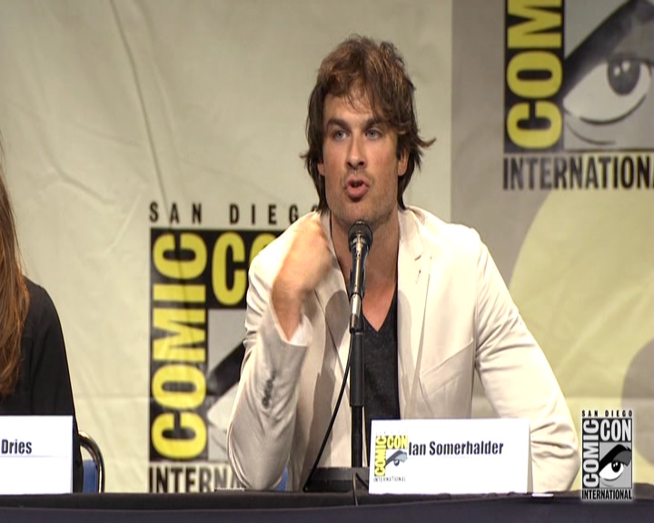 VampireDiariesWorld-dot-nl_S7-dvdextra-2015ComicConPanel0884.jpg