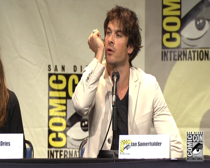 VampireDiariesWorld-dot-nl_S7-dvdextra-2015ComicConPanel0885.jpg