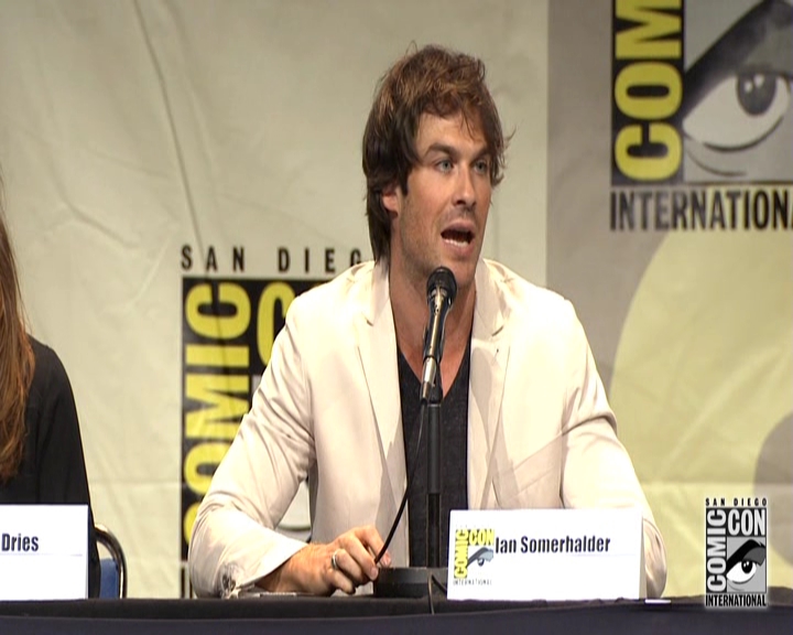 VampireDiariesWorld-dot-nl_S7-dvdextra-2015ComicConPanel0889.jpg