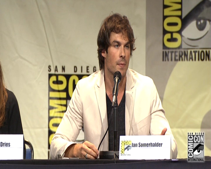 VampireDiariesWorld-dot-nl_S7-dvdextra-2015ComicConPanel0892.jpg