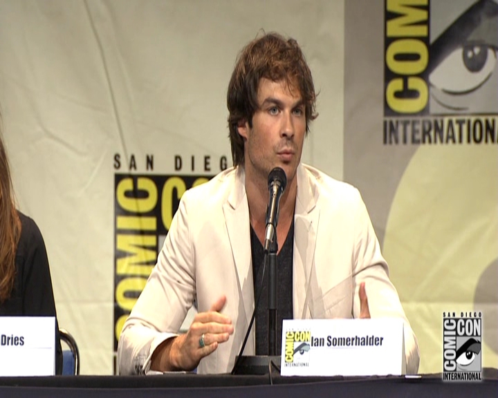 VampireDiariesWorld-dot-nl_S7-dvdextra-2015ComicConPanel0896.jpg