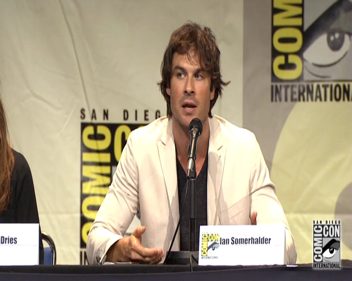 VampireDiariesWorld-dot-nl_S7-dvdextra-2015ComicConPanel0897.jpg