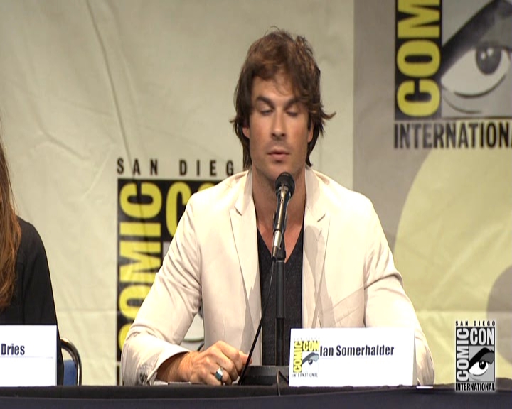 VampireDiariesWorld-dot-nl_S7-dvdextra-2015ComicConPanel0898.jpg