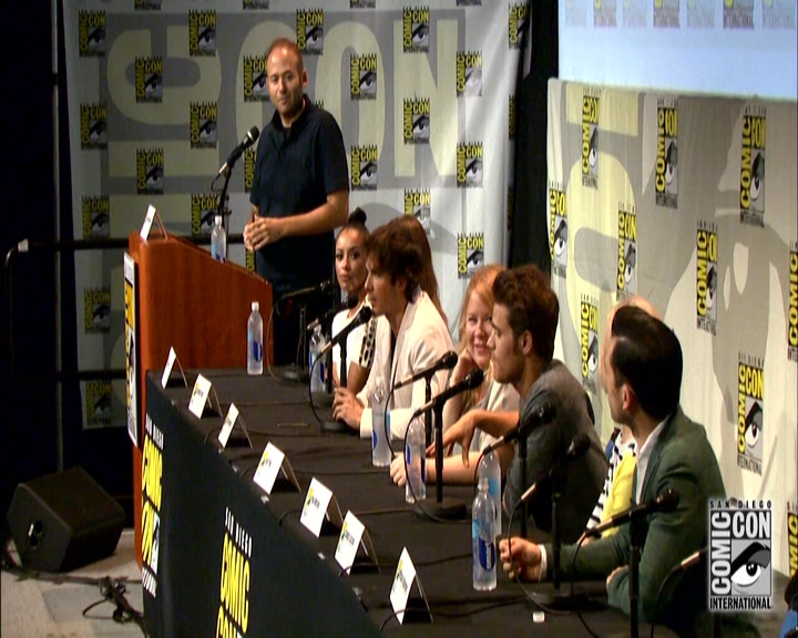 VampireDiariesWorld-dot-nl_S7-dvdextra-2015ComicConPanel0906.jpg