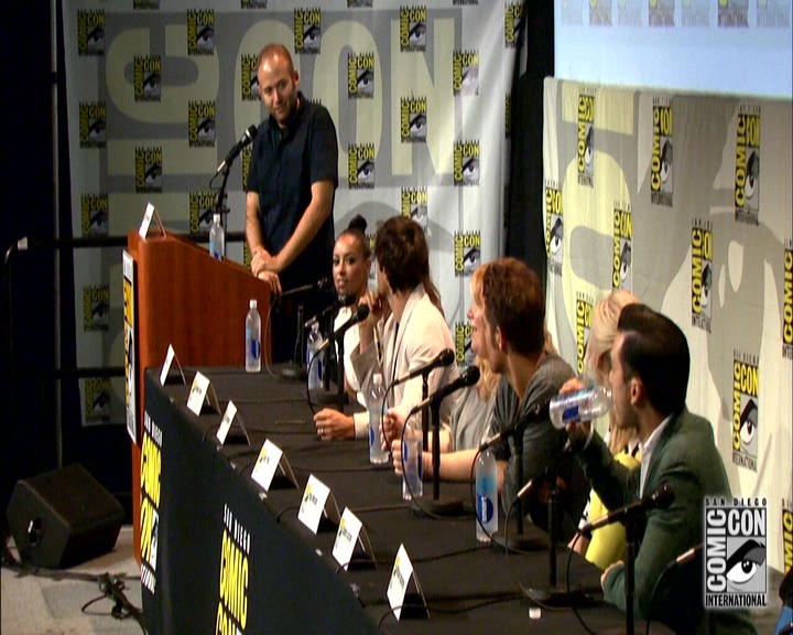 VampireDiariesWorld-dot-nl_S7-dvdextra-2015ComicConPanel0921.jpg