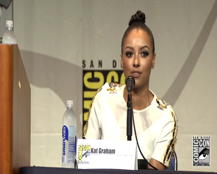 VampireDiariesWorld-dot-nl_S7-dvdextra-2015ComicConPanel0934.jpg