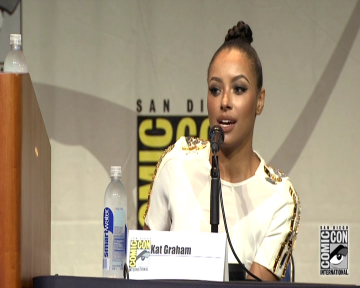 VampireDiariesWorld-dot-nl_S7-dvdextra-2015ComicConPanel0935.jpg