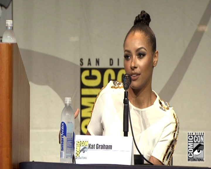 VampireDiariesWorld-dot-nl_S7-dvdextra-2015ComicConPanel0936.jpg