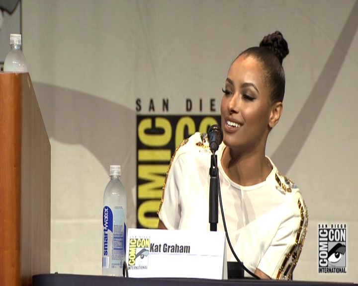 VampireDiariesWorld-dot-nl_S7-dvdextra-2015ComicConPanel0942.jpg