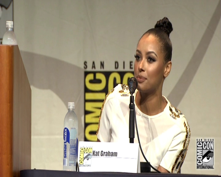 VampireDiariesWorld-dot-nl_S7-dvdextra-2015ComicConPanel0945.jpg