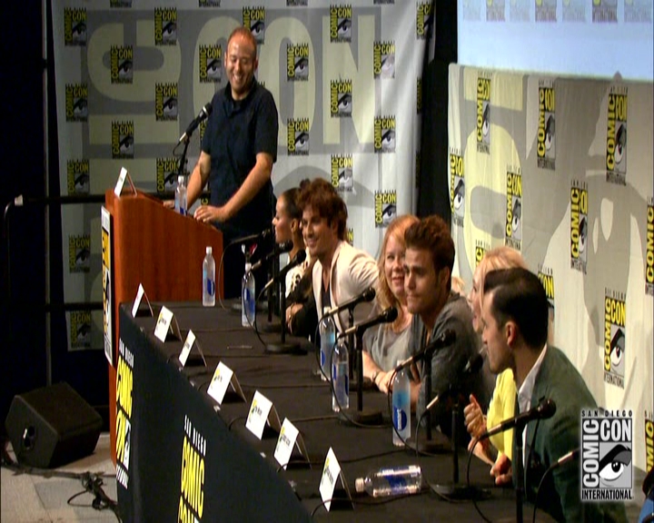 VampireDiariesWorld-dot-nl_S7-dvdextra-2015ComicConPanel1166.jpg