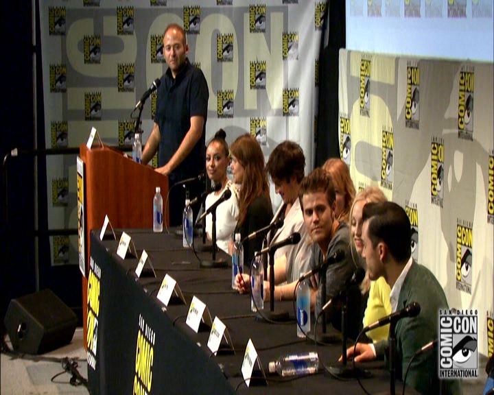 VampireDiariesWorld-dot-nl_S7-dvdextra-2015ComicConPanel1235.jpg