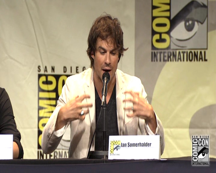 VampireDiariesWorld-dot-nl_S7-dvdextra-2015ComicConPanel1393.jpg