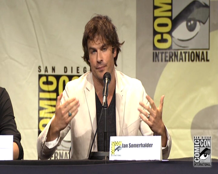 VampireDiariesWorld-dot-nl_S7-dvdextra-2015ComicConPanel1398.jpg