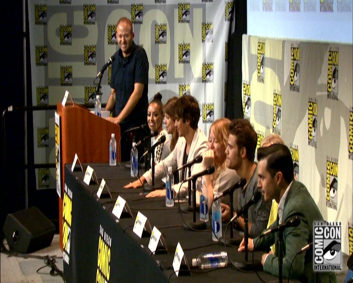 VampireDiariesWorld-dot-nl_S7-dvdextra-2015ComicConPanel1479.jpg