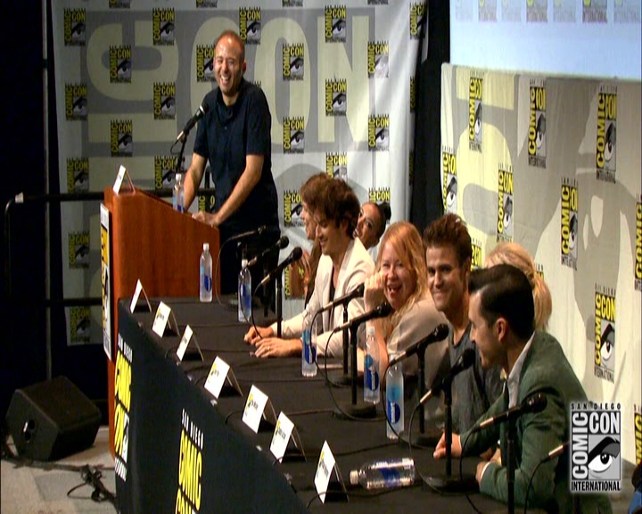 VampireDiariesWorld-dot-nl_S7-dvdextra-2015ComicConPanel1482.jpg