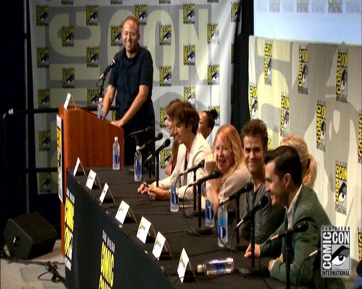 VampireDiariesWorld-dot-nl_S7-dvdextra-2015ComicConPanel1483.jpg