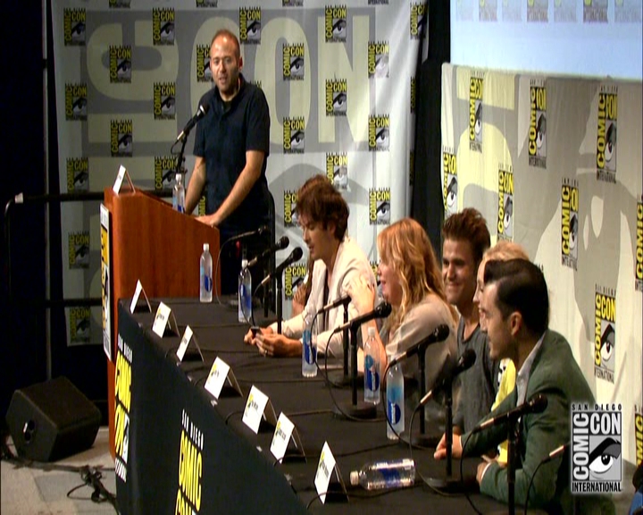 VampireDiariesWorld-dot-nl_S7-dvdextra-2015ComicConPanel1484.jpg