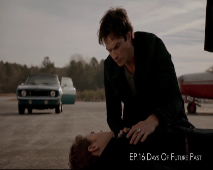 VampireDiariesWorld-dot-nl_S7-dvdextra-DirectingVampires0321.jpg