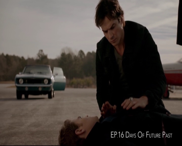 VampireDiariesWorld-dot-nl_S7-dvdextra-DirectingVampires0322.jpg