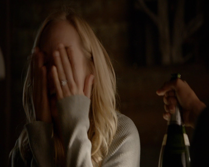 VampireDiaries-dot-nl_VampireDiaries-8x03YouDecidedThatIWasWorthSaving0249.jpg