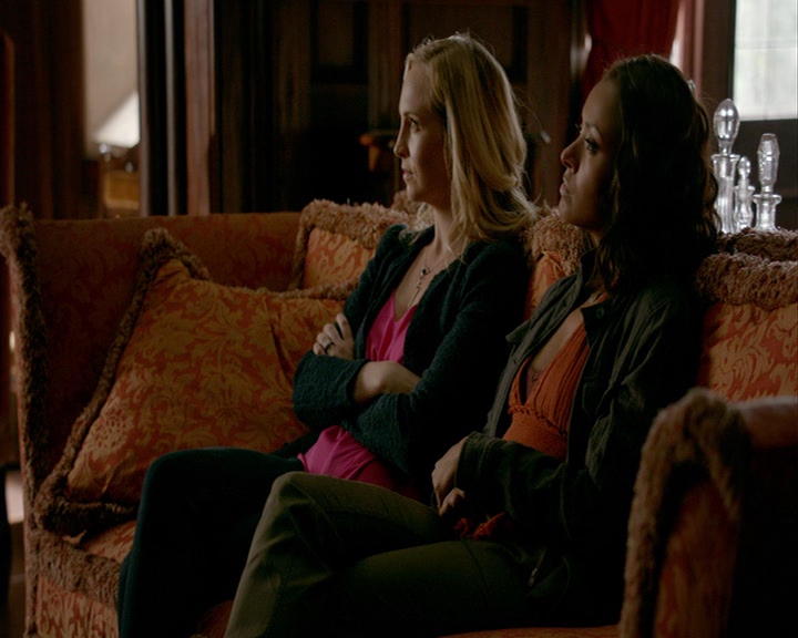 VampireDiaries-dot-nl_VampireDiaries-8x03YouDecidedThatIWasWorthSaving0920.jpg VampireDiaries-dot-nl_VampireDiaries-8x03YouDecidedThatIWasWorthSaving0920.jpg
