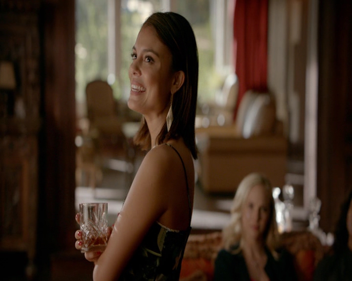 VampireDiaries-dot-nl_VampireDiaries-8x03YouDecidedThatIWasWorthSaving0989.jpg VampireDiaries-dot-nl_VampireDiaries-8x03YouDecidedThatIWasWorthSaving0989.jpg