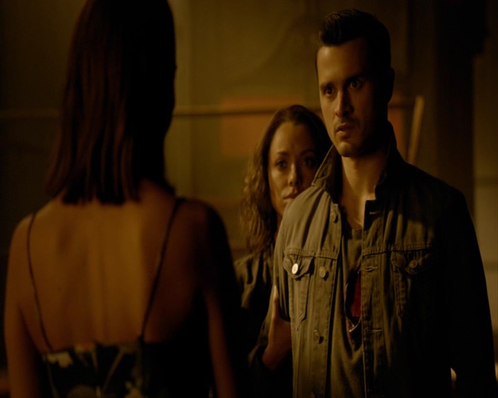 VampireDiaries-dot-nl_VampireDiaries-8x03YouDecidedThatIWasWorthSaving1631.jpg VampireDiaries-dot-nl_VampireDiaries-8x03YouDecidedThatIWasWorthSaving1631.jpg