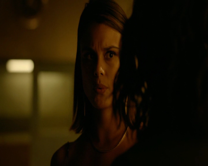 VampireDiaries-dot-nl_VampireDiaries-8x03YouDecidedThatIWasWorthSaving1770.jpg