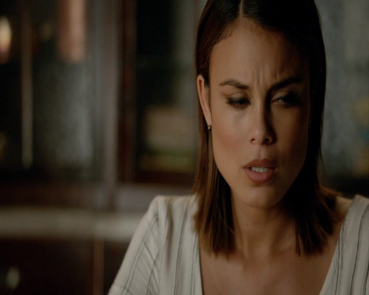 VampireDiaries-dot-nl_VampireDiaries-8x03YouDecidedThatIWasWorthSaving2125.jpg