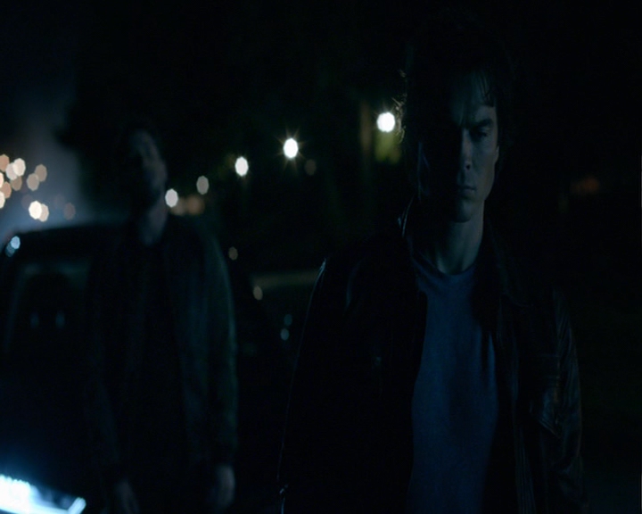 VampireDiaries-dot-nl_VampireDiaries-8x03YouDecidedThatIWasWorthSaving2258.jpg