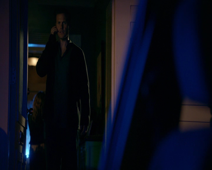 VampireDiaries-dot-nl_VampireDiaries-8x06DetouredOnSomeRandomBackwoodsPathToHell0035.jpg