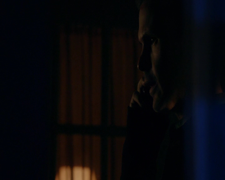 VampireDiaries-dot-nl_VampireDiaries-8x06DetouredOnSomeRandomBackwoodsPathToHell0037.jpg