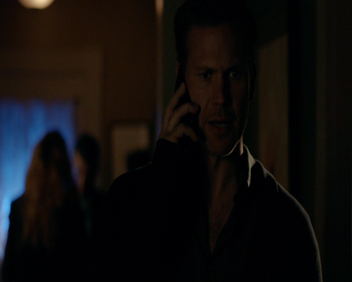 VampireDiaries-dot-nl_VampireDiaries-8x06DetouredOnSomeRandomBackwoodsPathToHell0042.jpg