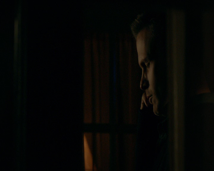 VampireDiaries-dot-nl_VampireDiaries-8x06DetouredOnSomeRandomBackwoodsPathToHell0054.jpg
